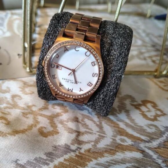 Women's Marc Jacob rose gold watch - Picture 2 of 8